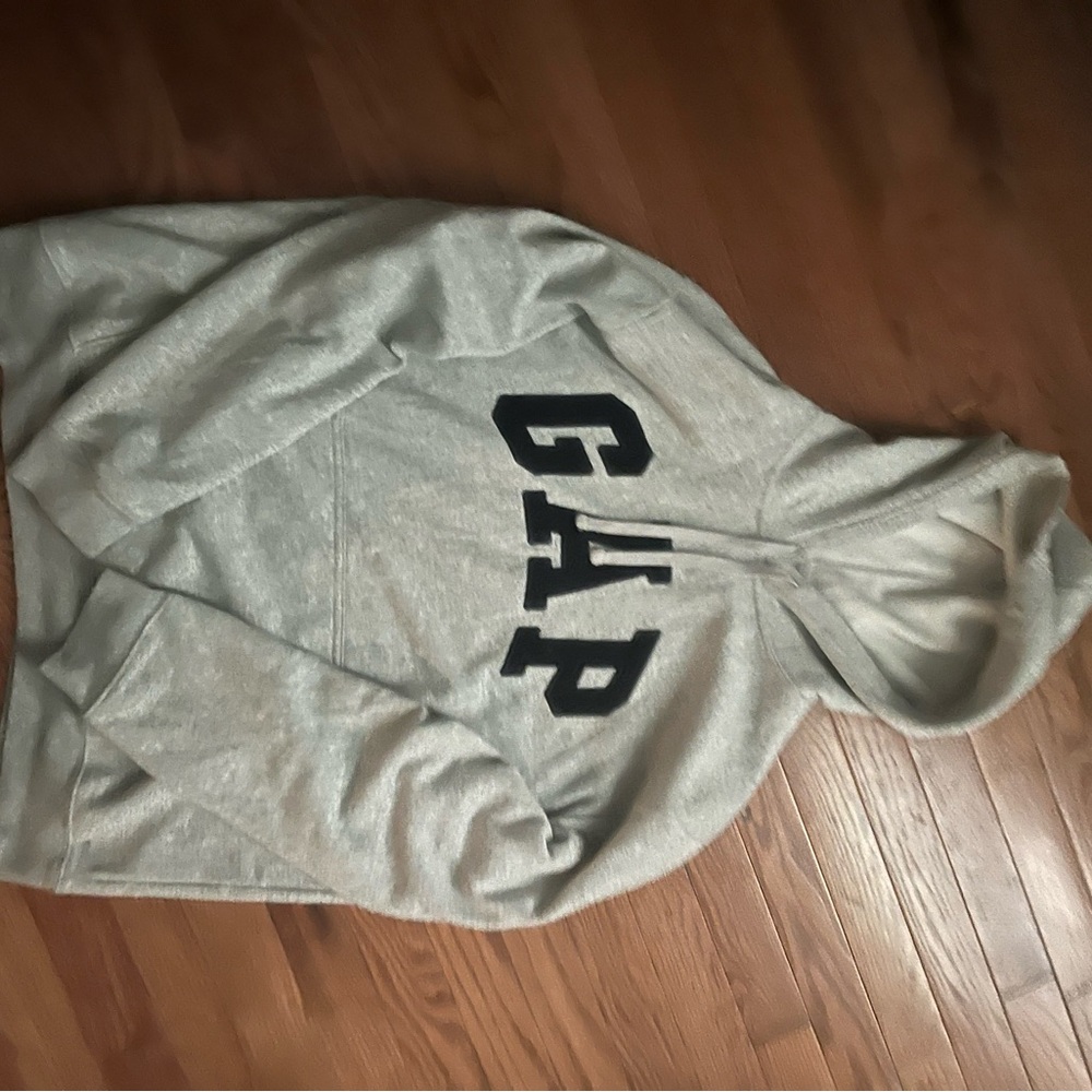 GAP Gray and Black Sweater Classic Pullover